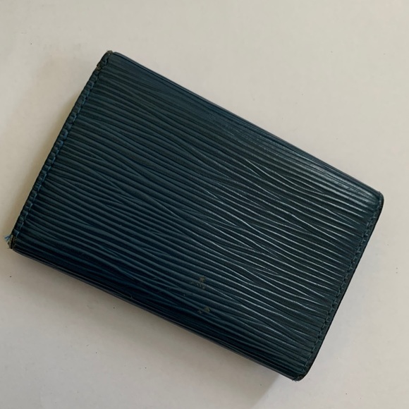 Vintage Louis Vuitton Epi Leather 6 Keyholder - Picture 2 of 12